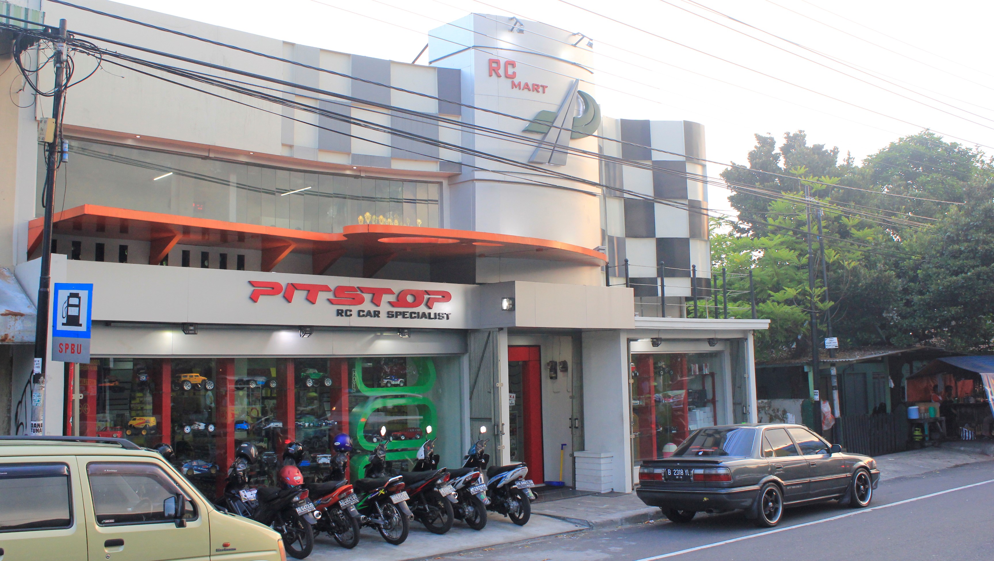 Toko “RC Pit Stop”